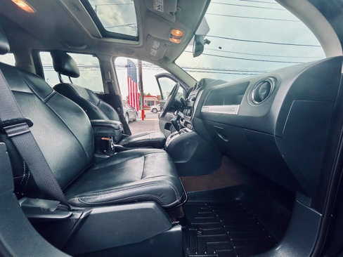 Used 2015 Jeep Compass High Altitude image 33