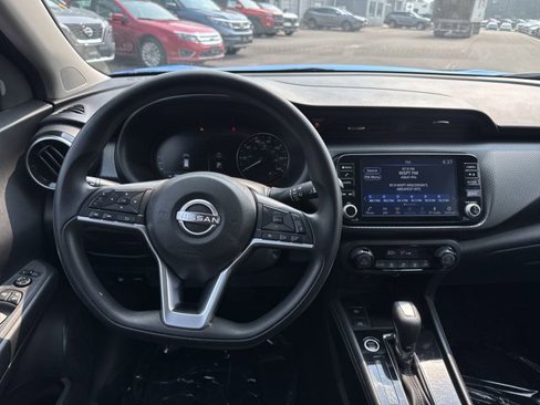 Used 2022 Nissan Kicks SV image 5