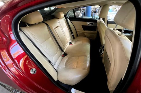 Used 2012 Jaguar XF image 20