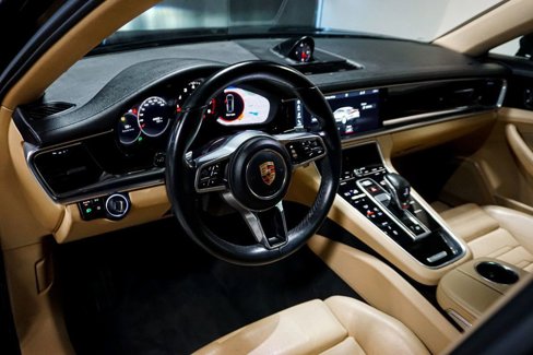 Used 2018 Porsche Panamera image 10