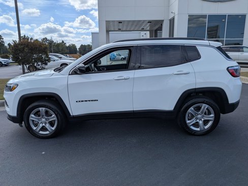 Used 2023 Jeep Compass Latitude image 8