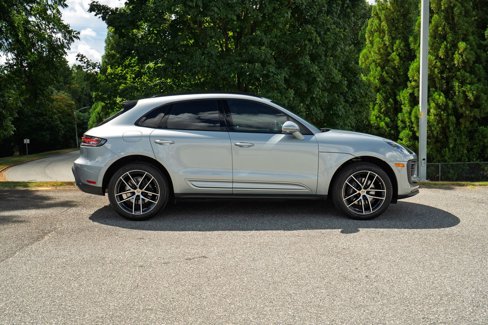 Certified 2023 Porsche Macan image 8