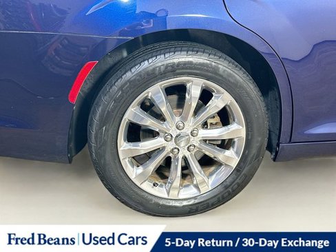 Used 2015 Chrysler 300 Limited w/ Driver Convenience Group image 15