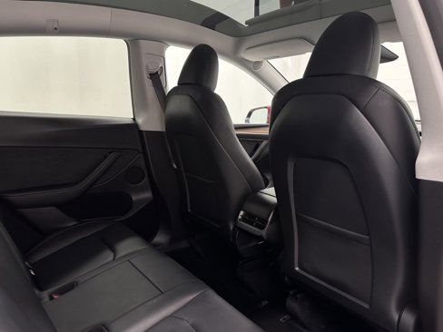 Used 2023 Tesla Model Y Long Range image 19