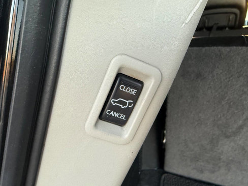 Used 2015 Nissan Armada SL image 14