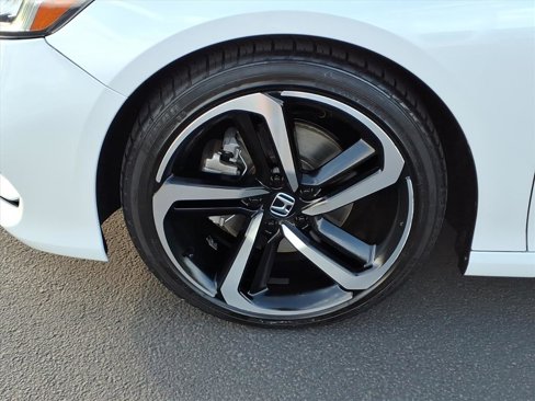 Used 2018 Honda Accord Sport image 13