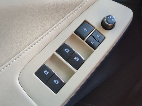 Used 2019 Toyota Avalon XLE image 21
