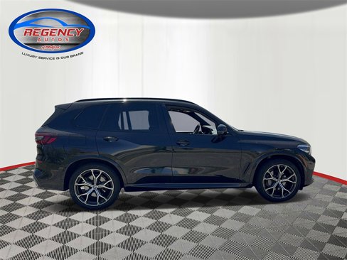 Used 2021 BMW X5 xDrive40i w/ M Sport Package image 3