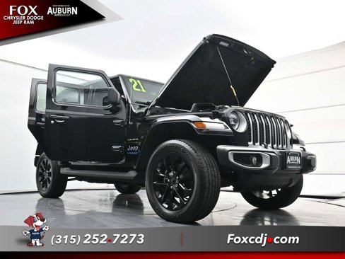 Used 2021 Jeep Wrangler Sahara w/ Cold Weather Group image 32