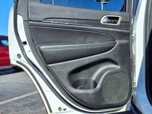 Used 2014 Jeep Grand Cherokee Limited w/ Luxury Group II image 21