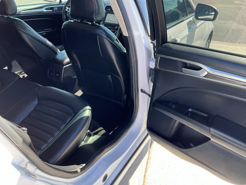 Used 2018 Ford Fusion Energi SE image 5