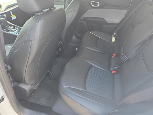 New 2025 Jeep Compass Latitude image 36