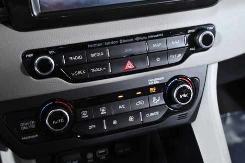 Used 2019 Kia Niro EX Premium image 18