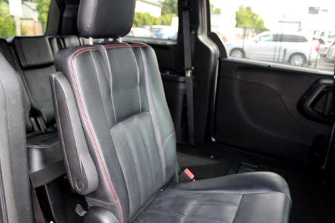 Used 2017 Dodge Grand Caravan GT image 12