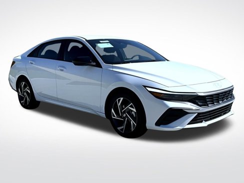 New 2025 Hyundai Elantra Sport image 3