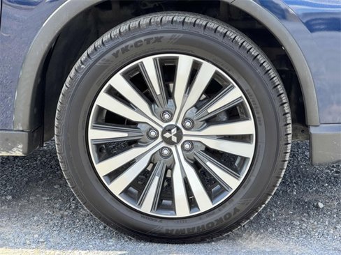 Used 2020 Mitsubishi Outlander AWD image 24