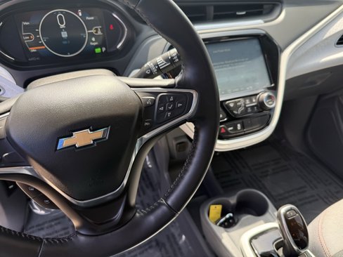 Used 2020 Chevrolet Bolt LT image 28