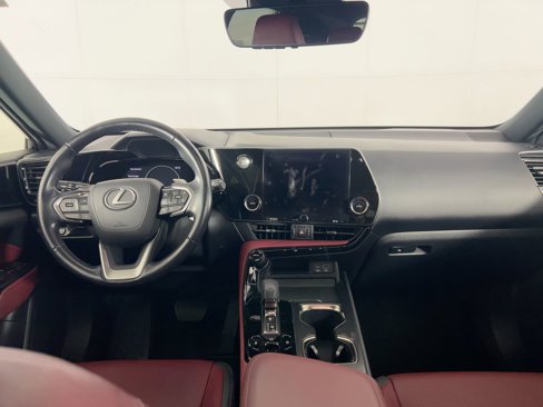Used 2022 Lexus NX 250 FWD image 4