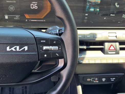 Used 2025 Kia K4 LXS image 27