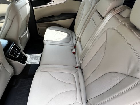 Used 2020 Lincoln Nautilus FWD w/ Equipment Group 101A image 31