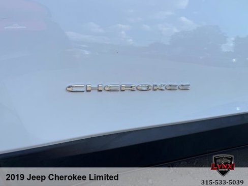 Used 2019 Jeep Cherokee Limited w/ Technology Group image 48