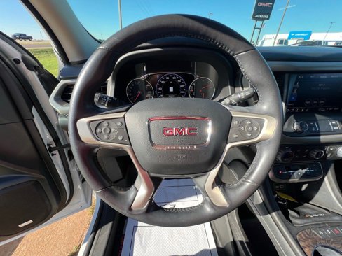 Used 2022 GMC Acadia Denali w/ Denali Technology Package image 23