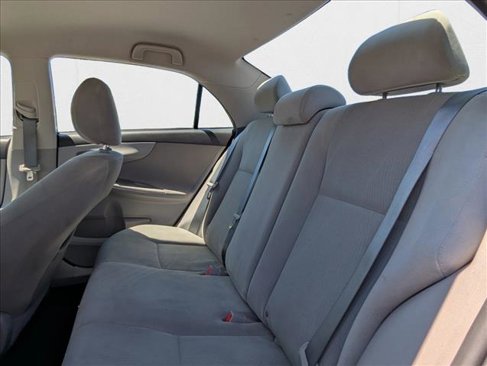 Used 2013 Toyota Corolla LE image 22
