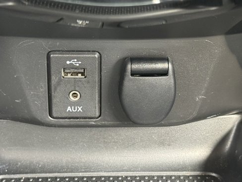 Used 2018 Nissan Rogue Sport SV image 29
