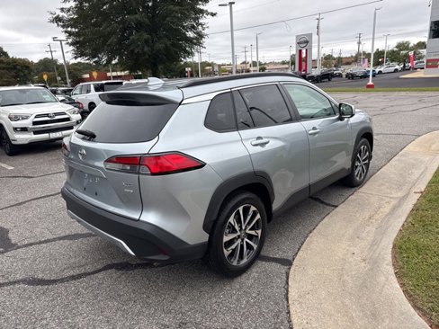 Used 2022 Toyota Corolla Cross XLE image 7