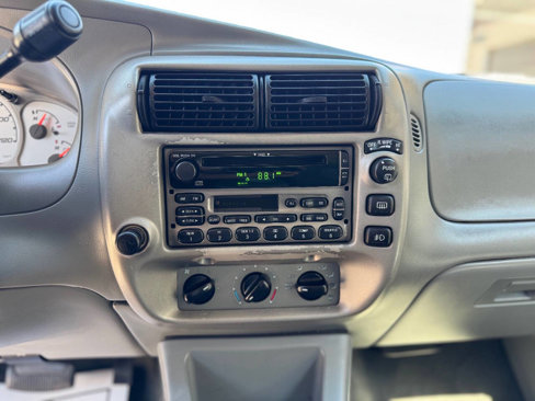 Used 2003 Ford Explorer image 18