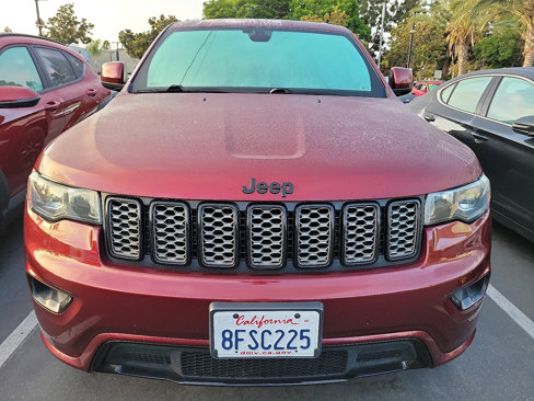 Used 2018 Jeep Grand Cherokee Altitude image 2