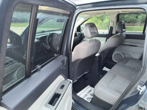 Used 2007 Jeep Compass Sport image 7