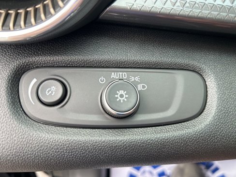 Used 2025 Chevrolet Trax ACTIV w/ Driver Confidence Package image 16