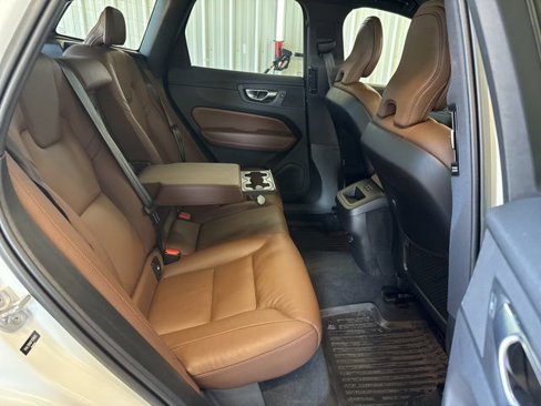 Certified 2023 Volvo XC60 B5 Plus w/ Climate Package image 19