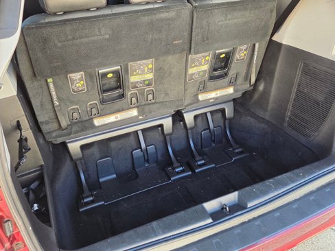 Used 2016 Toyota Sienna SE image 35