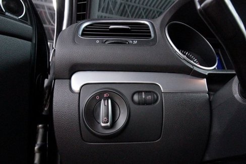 Used 2013 Volkswagen Golf R 4-Door image 24
