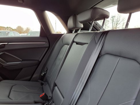 New 2025 Audi Q3 2.0T Premium image 25
