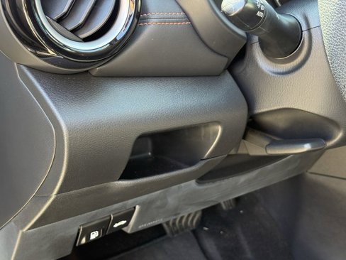 Used 2020 Nissan Kicks SR w/ Exterior Package image 17