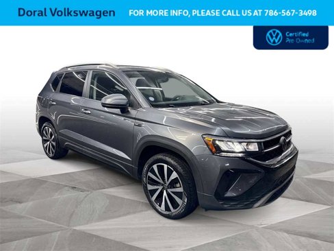 Certified 2022 Volkswagen Taos SE image 2