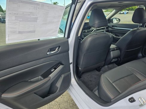New 2025 Nissan Altima 2.5 SR w/ SR Premium Package image 20