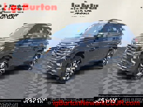 Used 2024 Volkswagen Atlas SE image 3