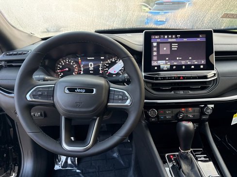 New 2025 Jeep Compass Latitude w/ Altitude Special Edition image 11