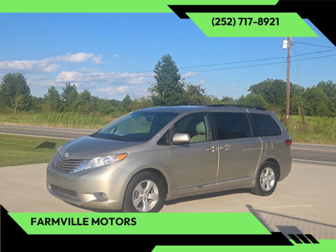 Used 2015 Toyota Sienna LE image 1