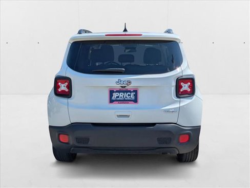 Used 2018 Jeep Renegade Latitude w/ Cold Weather Group image 6