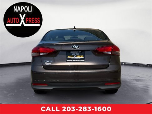 Used 2017 Kia Forte LX image 4
