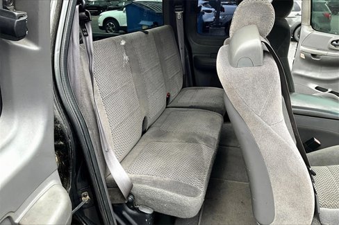 Used 2002 Ford F150 XLT image 12