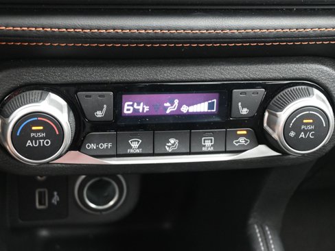 Used 2020 Nissan Kicks SR image 18