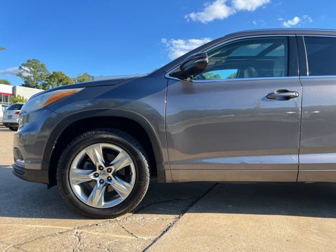 Used 2015 Toyota Highlander Limited image 30