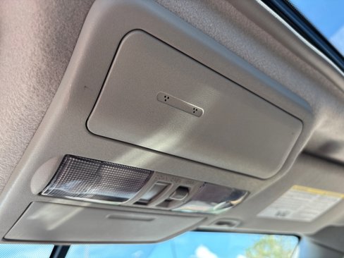Used 2019 Nissan Frontier SL image 40