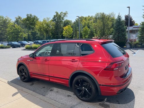 Used 2024 Volkswagen Tiguan SE R-Line image 39